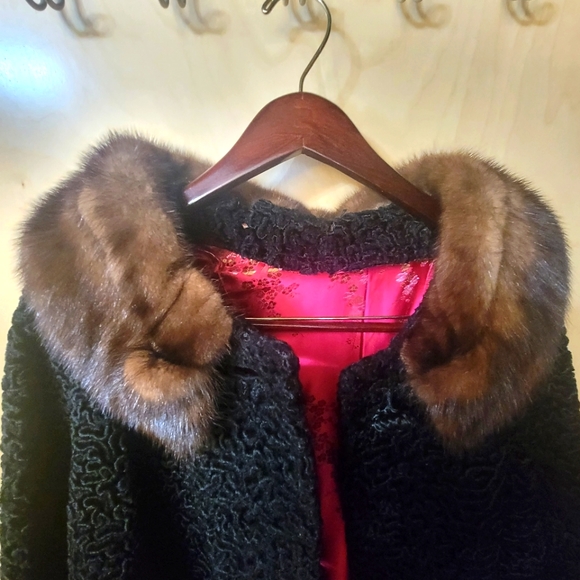 Vintage | REALPersian Lambs Wool Fur Coat | Mink Collar| Black - Picture 4 of 5